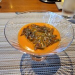 SUGALABO - 冷たいトマトのガスパチョ 兵庫県三田の蓴菜 根室の雲丹