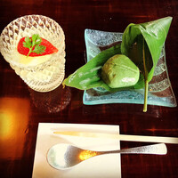 韻松亭 - 水菓子  よもぎの麩饅頭、白ワインのジュレ