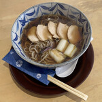 まる - かしわそば♬ 890円