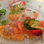 海鮮フランス料理 周 - 桜マスと鯛のサラダ。