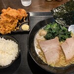 横浜家系ラーメン　翔家 - 