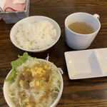 Suteki Dotto Komu - サラダとセットのご飯