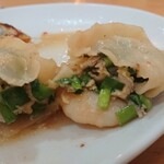 優香 刀削麺 - 餃子 断面