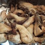 興 - 「山形県産　ひらたけホイル焼き」：シコシコッと心地良い歯ざわり！
      しめじに迫る、濃厚な旨み♪