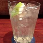 興 - 【季節の生搾り】「大分県産かぼすサワー」：香り高く酸味がまろやかなサワー！