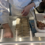 餃子といえば芭莉龍 - 餃子の餡詰め