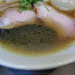 中華そば さわ - 綺麗な脂玉