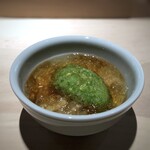 菊鮨 - ホッキ貝、擦り「おろしたオクラ、酢の物仕立て