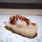 菊鮨 - ◆帆立・・帆立自体も甘いのですが、ツメもいいお味。