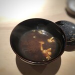 菊鮨 - ◆なめこ入り赤だし