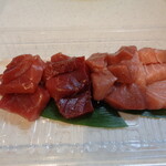 立呑み晩杯屋  - 鮪刺し