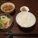 香港旬彩　朋 - ごはん、サラダ、香物、スープ