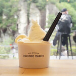 ROCKSIDE MARKET - ・2種盛り ダブルジェラート 540円/税込※北海道クリームチーズ、バニラ