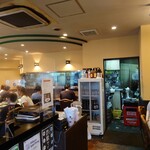 Reikyou - 玄関から店内。