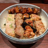 伊勢廣 京橋本店 - 焼鳥5本丼