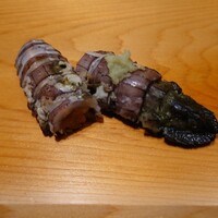 すが弥 - 小樽の蝦蛄 表面を軽く炙って