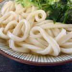 丸池製麺所 - 釜揚げの麺を依頼。
      もっちゃりとしたこの食感！
      …ハマった(*´꒳`*)