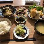 Sorano Shita - メインを2コも選べる定食