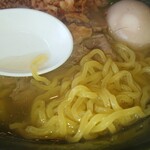 島らーめん食堂 太陽亭 - 麺アップ