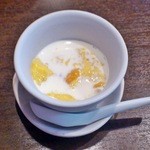 デザートのマンゴープリン