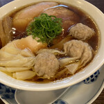 らぁ麺 紫陽花 - 醤油わんたん麺