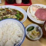 いしはら食堂 - ・肉野菜炒め320円　・ハムエッグ１個150円　・定食セット240円