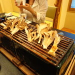 柚木元 - 茸の炭火焼
