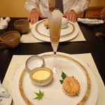 柚木元 - デザートはプリン、三種のぶどうとコアントローのシャーベット、ほうじ茶アイス最中