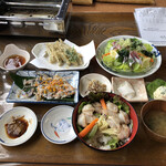 いさりび食堂 - はまぐり丼定食、いわしの野菜漬け、いわし天ぷら、いわしサラダ