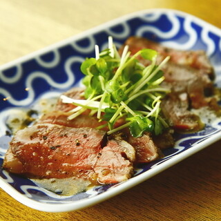 トロっとした食感と濃厚な味わい『味彩牛ローストビーフ』