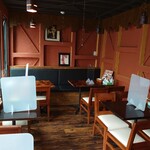 ヒマラヤン マルシ レストラン - こじんまりとした店内の雰囲気