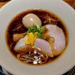 生粋 花のれん - 味玉醤油ラーメン1130円税込。