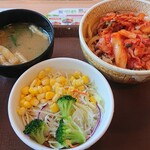 すき家 - キムチ牛丼（並）+サラダセット