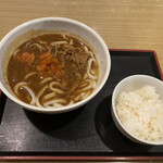 手打ちうどんおだまき - カレーうどん／600円、息子曰く福神漬けはいらん！