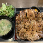 Toridoru - 炭火もも二枚焼き定食
                        （ご飯、鶏白湯スープ、ミニサラダ付き）1100円
                        （ご飯、鶏白湯スープお代わり自由）