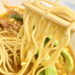 豫園 - 麺は細めのストレート低加水の麺