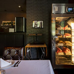 포타하우스 스테이크&그릴 - 매장에 설치된 숙성고