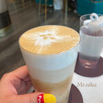 ル・カフェ・ヴィー - ヴィー アイスカフェラテ