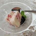 笠原魚店 - イチゴのセミフレット