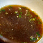 東京Ｗスープ醤油らぅめん（６５０円）　スープのみ