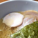 麺屋 麻左香 - 鶏チャーシューは、柔らかいです。
