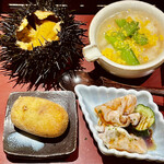 Suzukino - 前菜の酒肴4品　宮城の白雲丹 空豆と新玉葱のコロッケ スナップエンドウと唐墨の餡掛け 蛤の青柚子ソース 白雲丹が格別でした