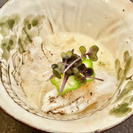 鮨 心白 - 鱧の焼き締め　香ばしい焼き茄子のソースが鱧にぴったり　初夏の味です