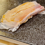 鮨 心白 - 真鯛は10日寝かせてから握りに　これは食べないと後悔する