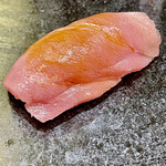 鮨 心白 - 黄肌鮪は串本で水揚げされたもの　さっぱりした脂ですが旨味ははっきりしています