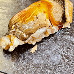 鮨 心白 - 穴子トロトロ　煮崩れしそうなホロホロの穴子を丁寧に握ります