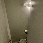 鮨 心白 - この狭い階段を上がると極楽浄土が待ってますｗ