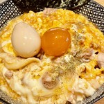 Nedu Yakitori Terusumi - 比内地鶏の親子丼に金柑とエルフランス　これはもう本当に美味しい王道の親子丼です