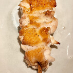 オオクサ - 熊野地鶏の手羽元です　手羽の皮ってねっちりしていて旨いですが肉と一緒だと際立ちますね