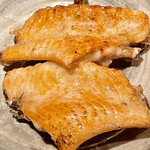 オオクサ - 手羽食べ比べ　こちらは伊達鶏の手羽です　大きさは熊野地鶏と同じくらいですから巨大です